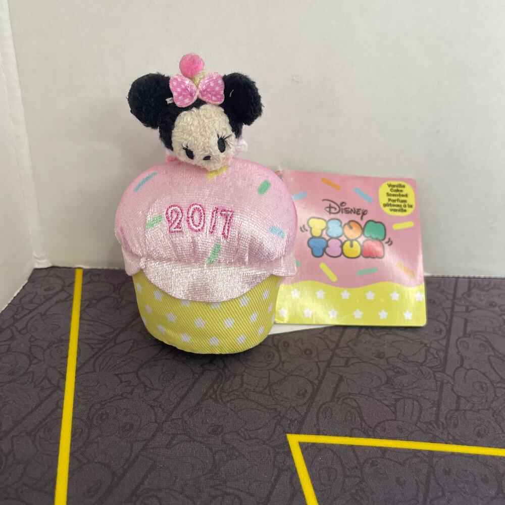 Disney Mini Tsum Tsum Plush Minnie Mouse Cupcake 2017 Scented Stuffed Animal Toy